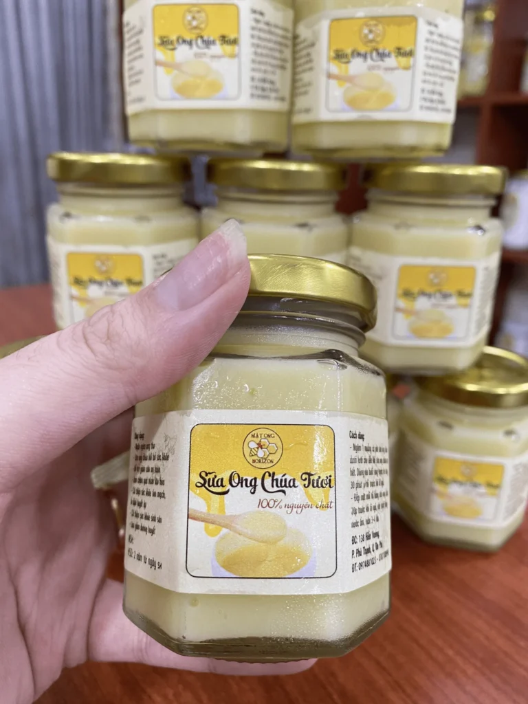 Làm đẹp da bằng SỮA ONG CHÚA tốt hơn mỹ phẩm nghìn lần!!! 3 Làm đẹp da bằng SỮA ONG CHÚA tốt hơn mỹ phẩm nghìn lần!!!