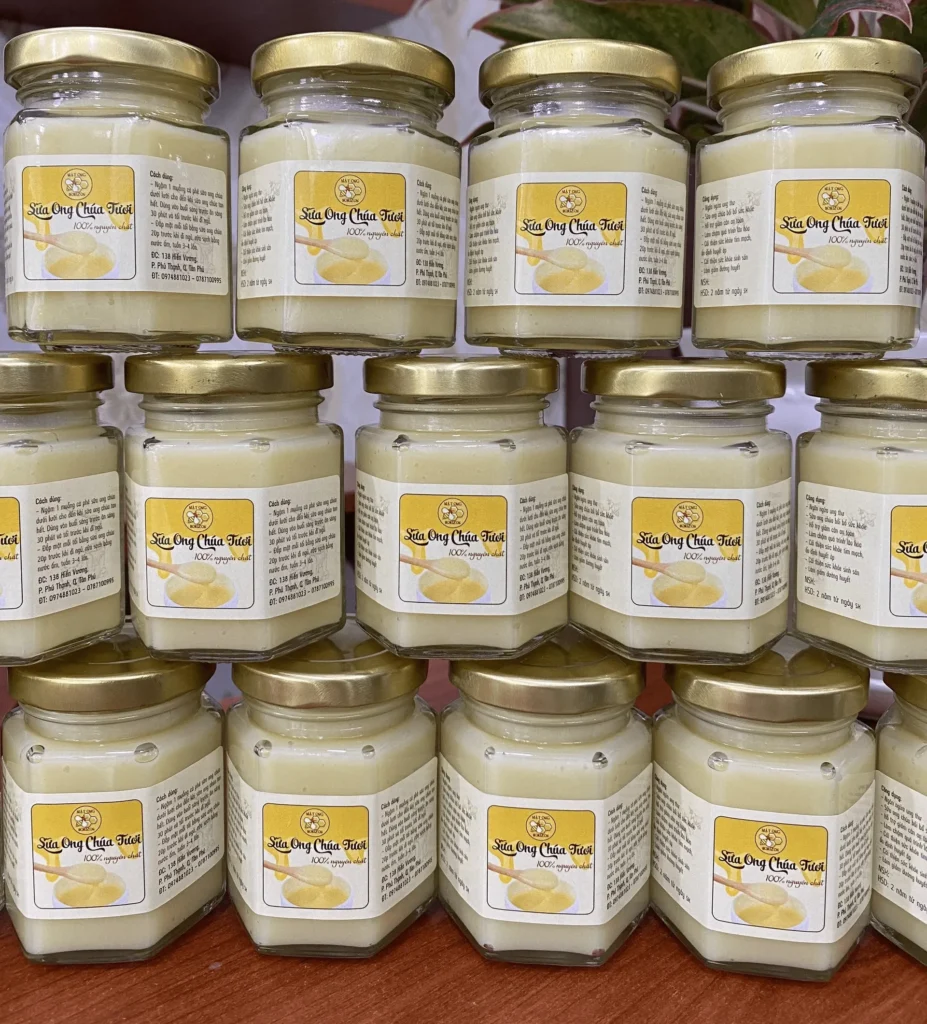 Cách dùng sữa ong chúa bôi mặt – Cần lưu ý gì để có kết quả tốt nhất? 3 Cách dùng sữa ong chúa bôi mặt – Cần lưu ý gì để có kết quả tốt nhất?