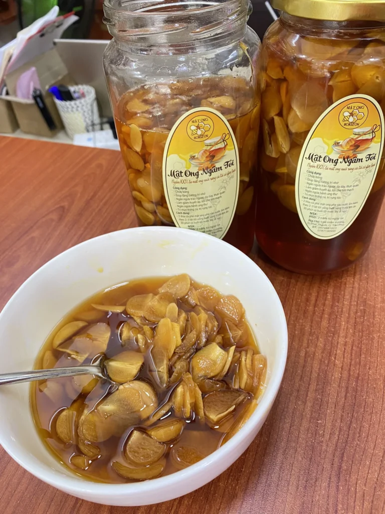 TỎI NGÂM MẬT ONG CÓ TÁC DỤNG CHỮA BỆNH GÌ, ĐỂ ĐƯỢC BAO LÂU? 11 Z3189617472794_a0fd9cb918481ba614a715466e64f6de