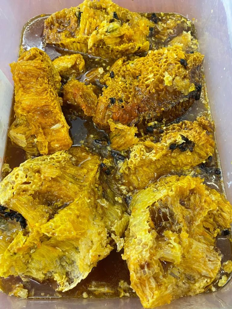 5 Thời Điểm Tốt Nhất Để Uống Mật Ong Khoái Giúp Bạn Khỏe Đẹp Hơn 8 Z3390177786822_76ef53275c895af628d461e5c58ee638 1