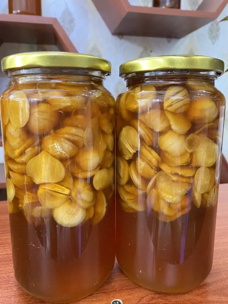 DÙNG NGAY MẬT ONG NGÂM TỎI – BẠN SẼ THẤY SỨC KHỎE TỐT LÊN MỖI NGÀY 14 Z3224650606946_6a0ea7efd035620f1571eb2ec2acf06a