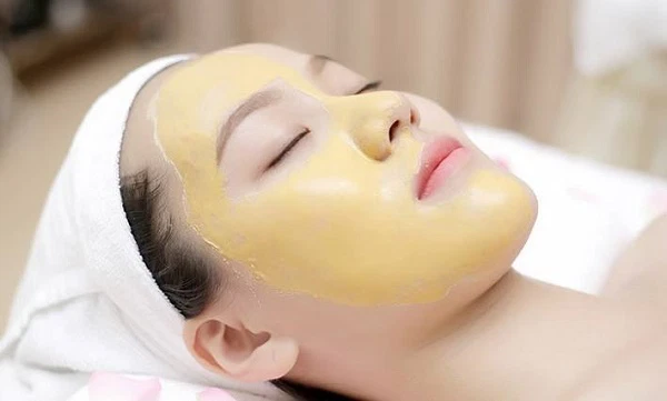 NHỮNG ĐIỀU CẦN BIẾT VỀ SỮA ONG CHÚA 19 Mat Na Sua Ong Chua Va Tinh Bot Nghe Bi Quyet Trang Da Hoan Hao Cua Moi Co Gai1 2019 12 22 21 39