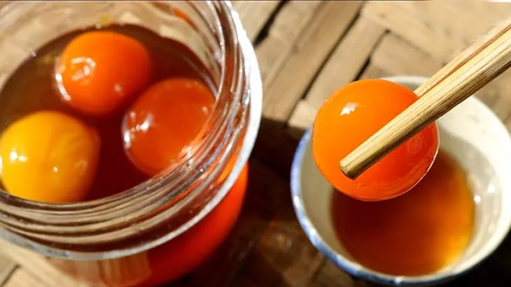 CÁCH LÀM LÒNG ĐỎ TRỨNG GÀ NGÂM MẬT ONG: BÍ QUYẾT KHỎE ĐẸP CHO MỌI MẸ BẦU 15 Image 17