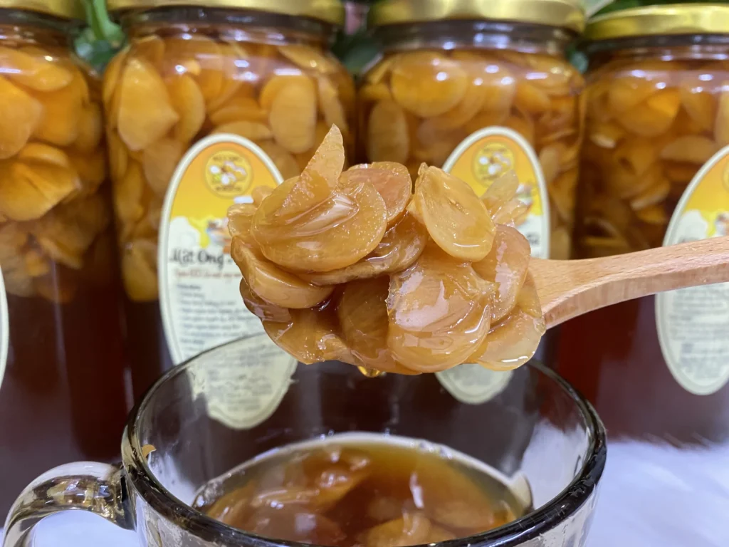 LỢI ÍCH CỦA TỎI NGÂM MẬT ONG ĐỐI VỚI SỨC KHỎE 31 Z4378613498347_e1a8847023f586ad3609cbdc6f899eb5