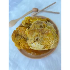 Sáp ong khoái thiên nhiên cắt miếng cả mật ong