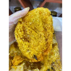 Sáp ong khoái thiên nhiên cắt miếng cả mật ong