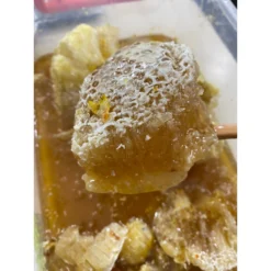 Sáp ong khoái thiên nhiên cắt miếng cả mật ong