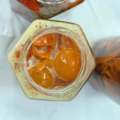 Lòng đỏ trứng gà mix nghệ ngâm mật ong giúp tăng cường sức khoẻ, dưỡng da mịn màng 9 Vn 11134207 820l4 Mgmhe7lks4y5c6